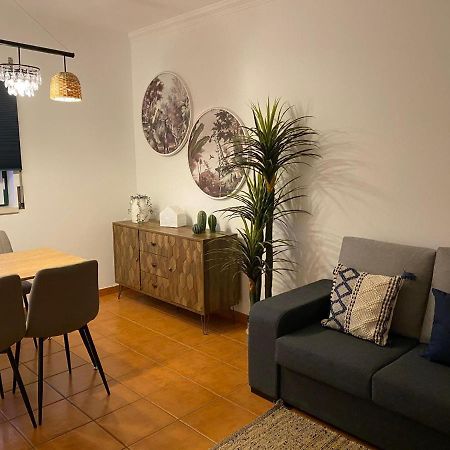 Country Town Apartment Almeirim Exterior photo