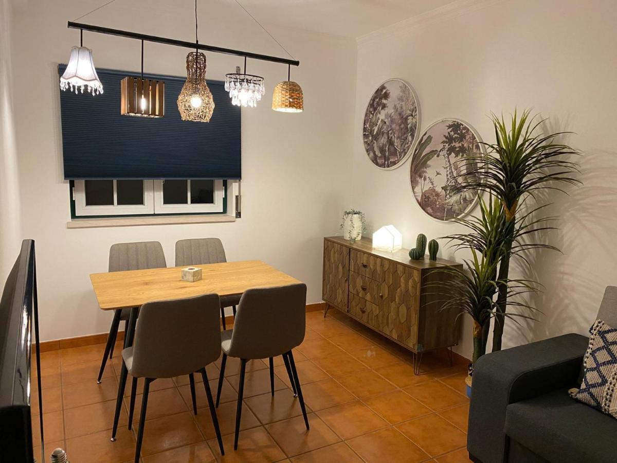 Country Town Apartment Almeirim Exterior photo